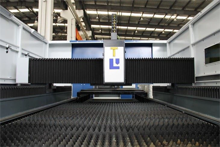 Double shuttle table